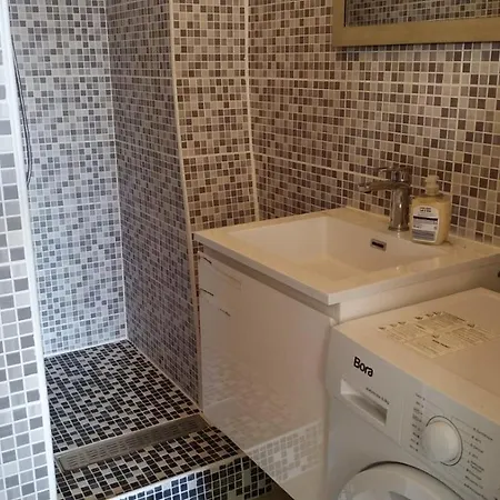 Confort Et Proximite Apartment *